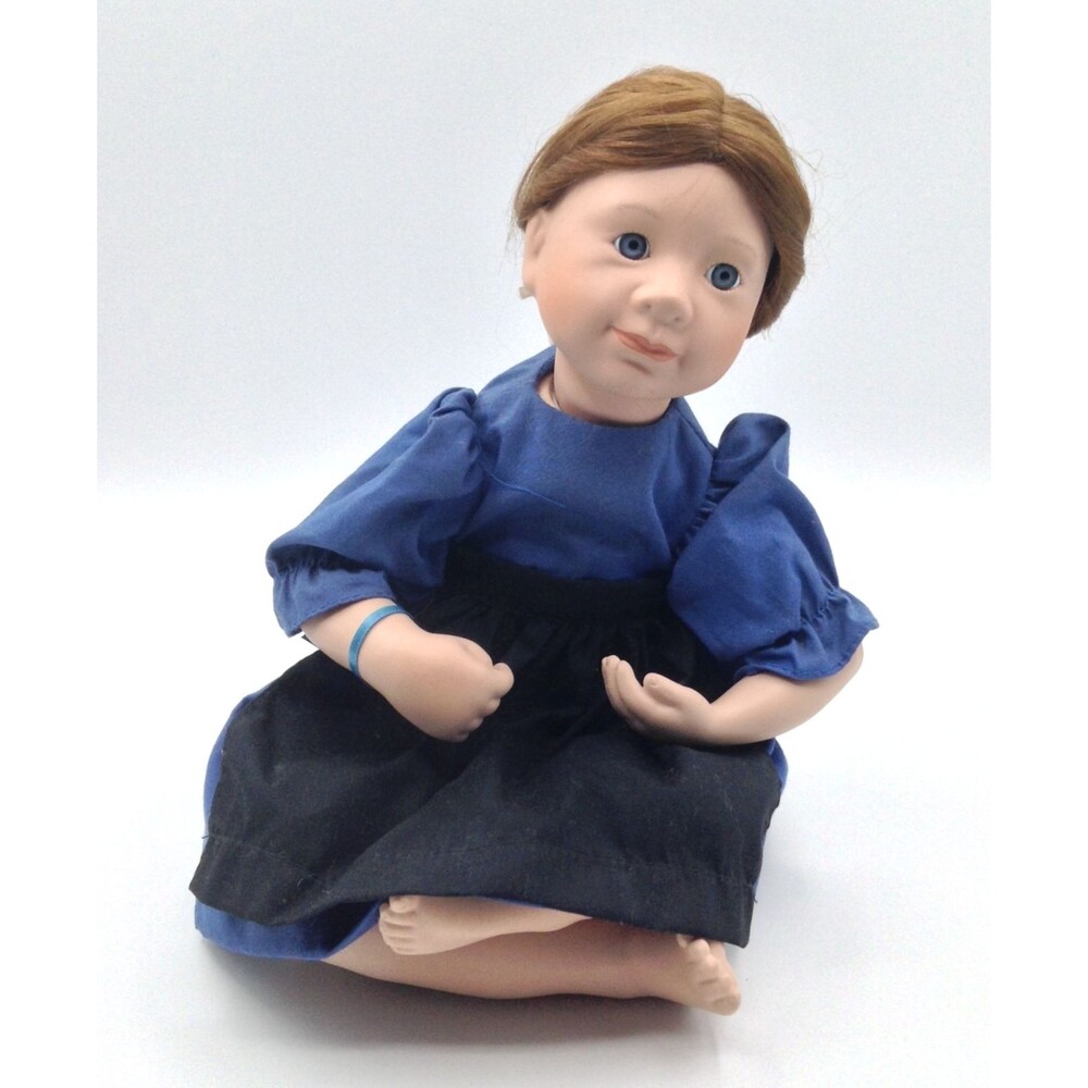 Vintage Knowles Amish Blessings Doll Porcelain Shelf Sitter Collectible 90s